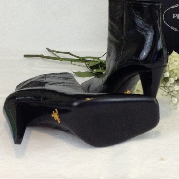 Prada Vernice Naplak Black Patent Leather Ankle Booties, 38.5 - Picture 4 of 15